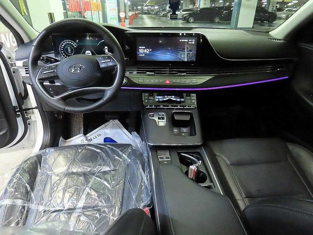 HYUNDAI Grandeur - Vista 10