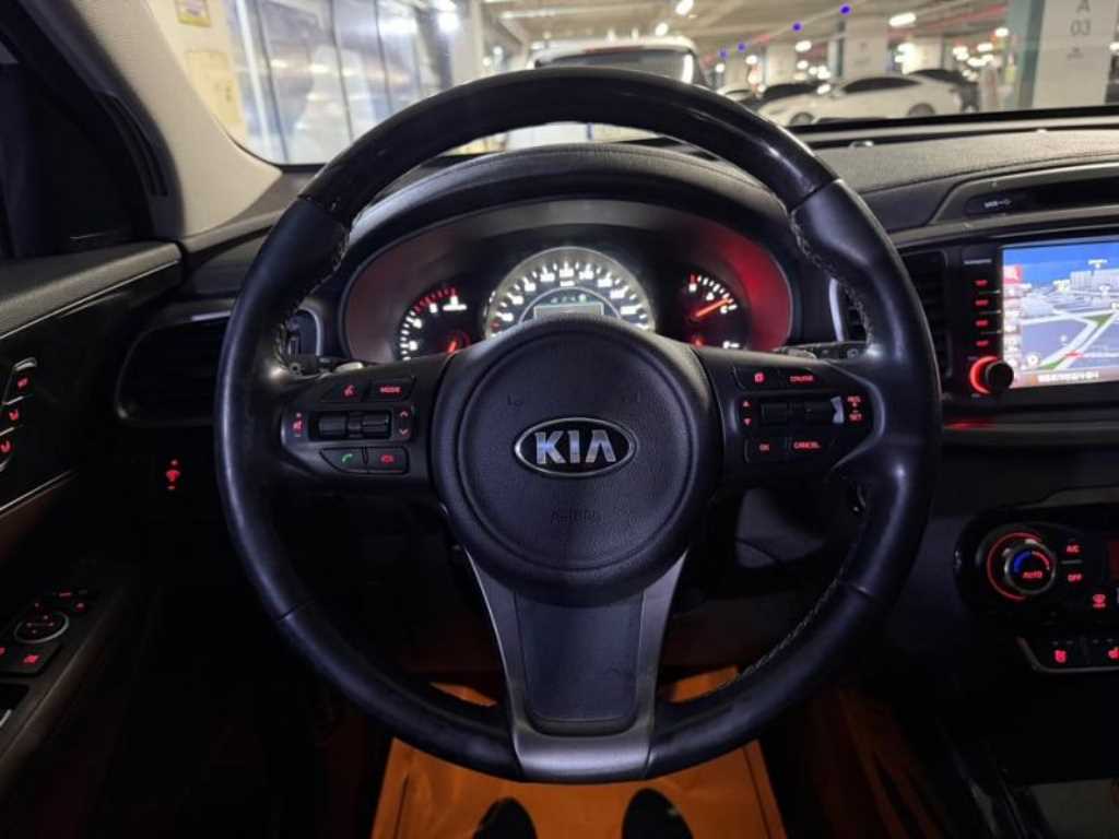 KIA Sorento - Vista 8