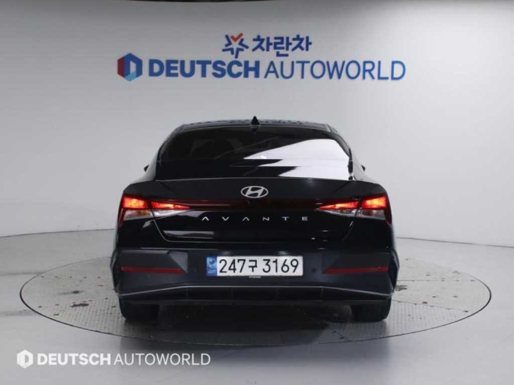 HYUNDAI Avante - Vista 4