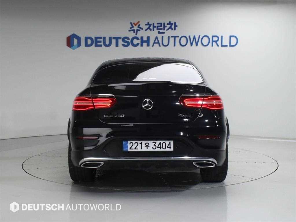 Mercedes Benz GLC Class - Vista 5