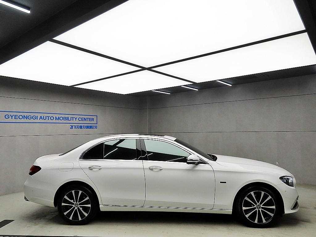 Mercedes Benz E class - Vista 2