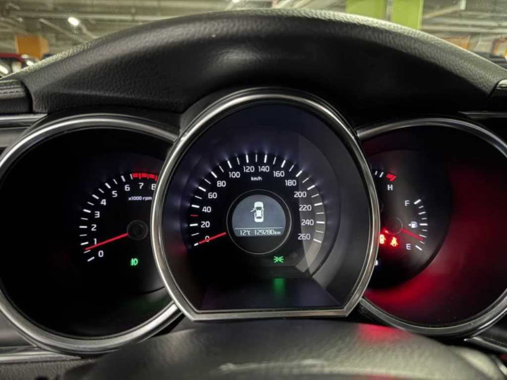 KIA K5 - Vista 8