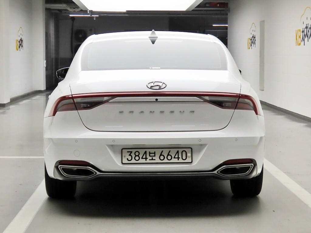 HYUNDAI Grandeur - Vista 3