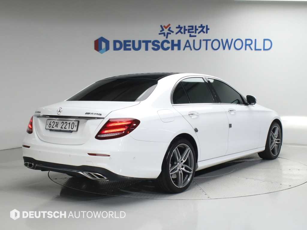 Mercedes Benz E class - Vista 2
