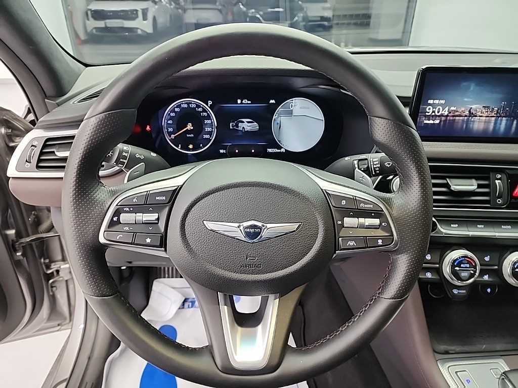 Genesis G70 - Vista 9