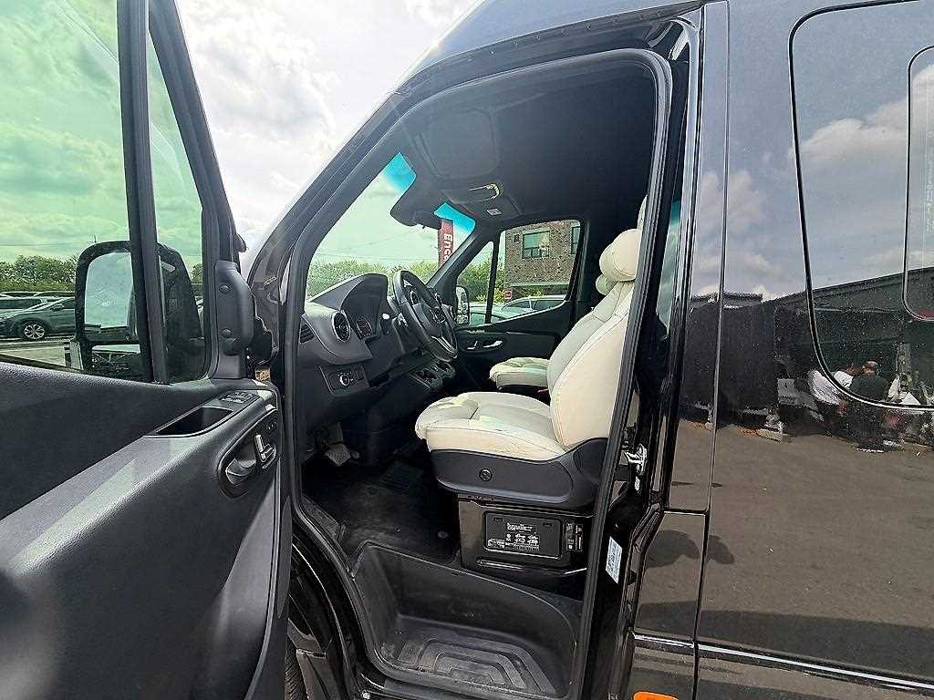 Mercedes Benz Sprinter - Vista 6