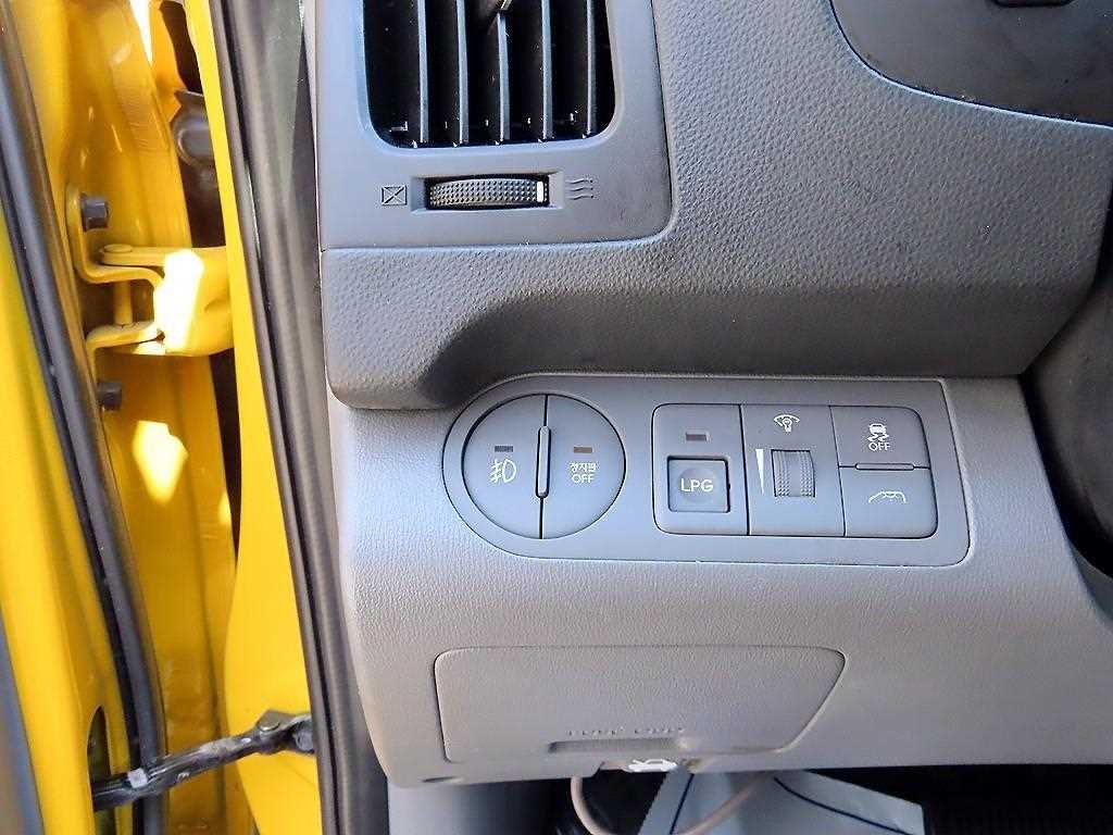 HYUNDAI Starex 2019 Amarillo - Importación desde Corea - HF Imports Iquique - Foto 13