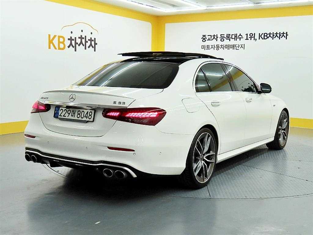 Mercedes Benz E class - Vista 4