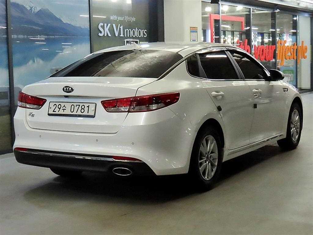 KIA K5 - Vista 4