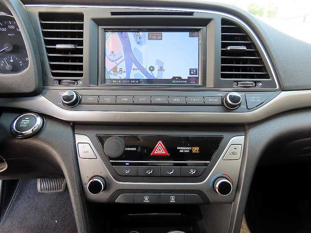 HYUNDAI Avante 2016 Blanco - Importación desde Corea - HF Imports Iquique - Foto 13