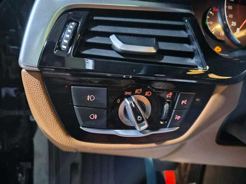 BMW 5 Series 2018 Negro - Importación desde Corea - HF Imports Iquique - Foto 13