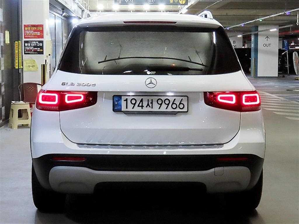 Mercedes Benz GLB Class - Vista 5