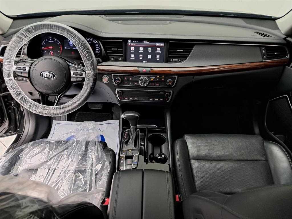KIA K7 - Vista 6