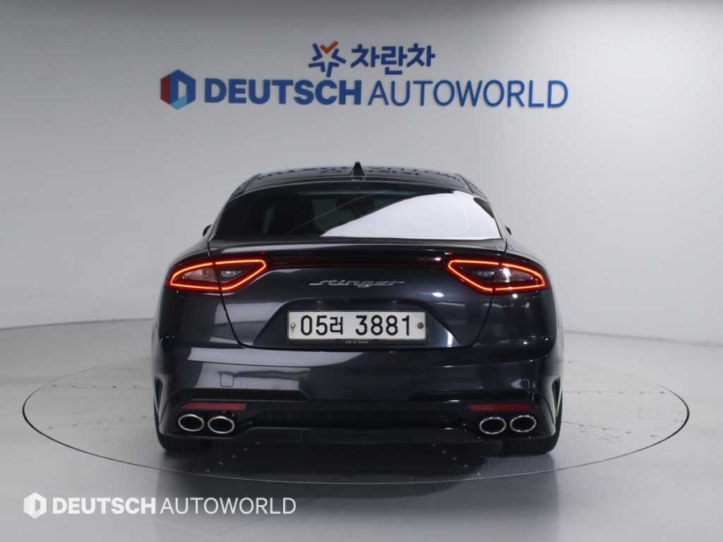 KIA Stinger - Vista 4