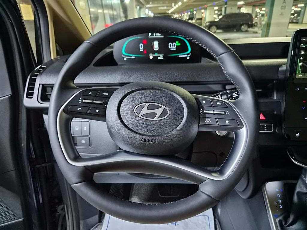 HYUNDAI Staria - Vista 8