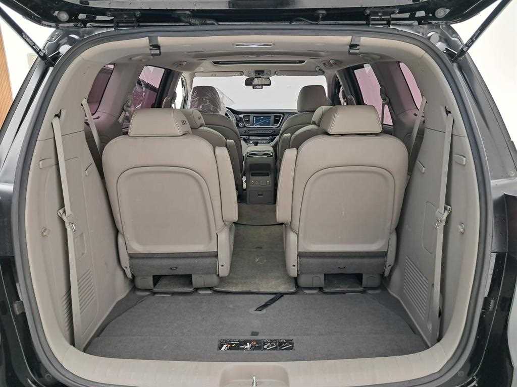 KIA Carnival 2019 Negro - Importación desde Corea - HF Imports Iquique - Foto 18