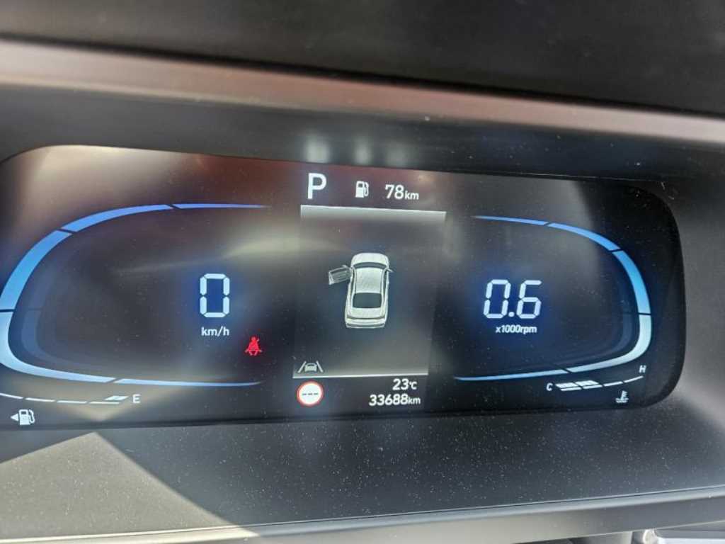 HYUNDAI Avante - Vista 8