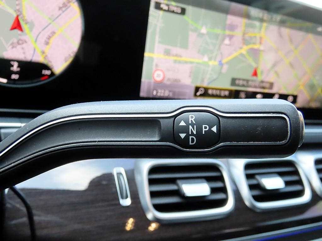Mercedes Benz GLE Class - Vista 11
