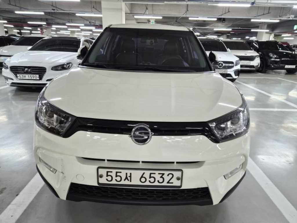Ssangyong Tivoli 2015 Blanco - Importación desde Corea - HF Imports Iquique - Foto 1
