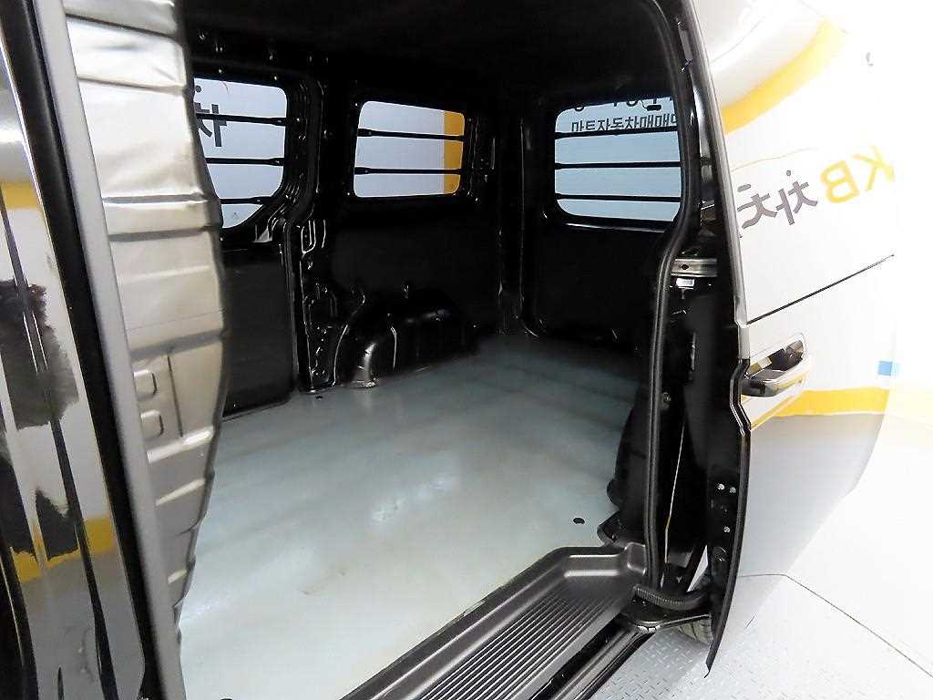 HYUNDAI Staria - Vista 6