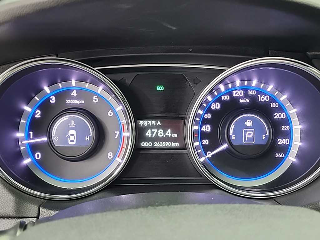 HYUNDAI Sonata - Vista 6