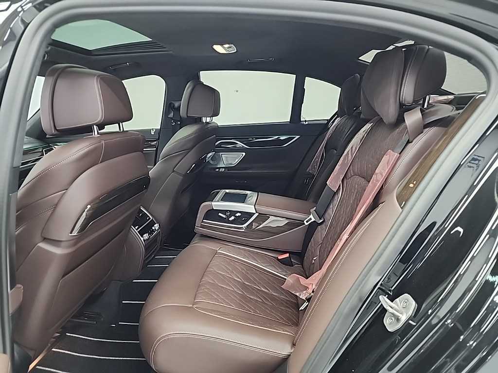 BMW 7 Series - Vista 12