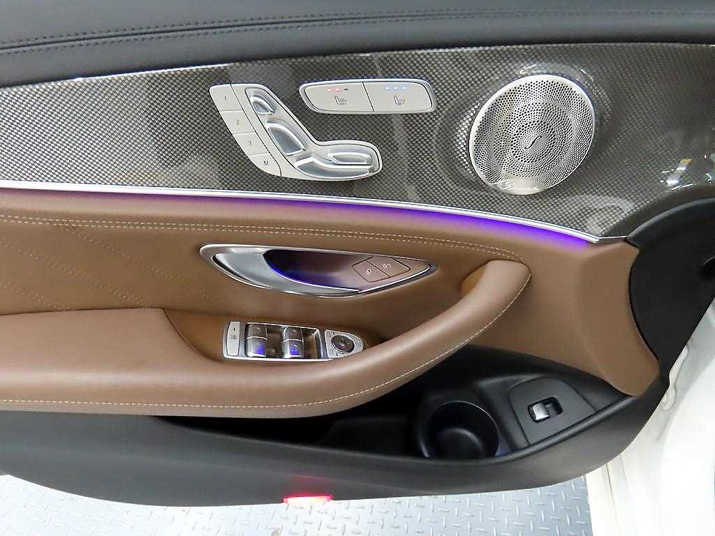 Mercedes Benz E class - Vista 11