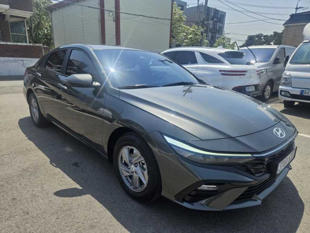 HYUNDAI Avante - Vista 2