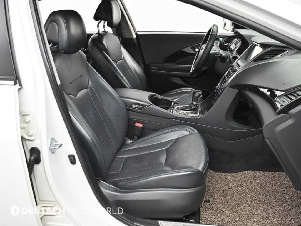 HYUNDAI Grandeur - Vista 10