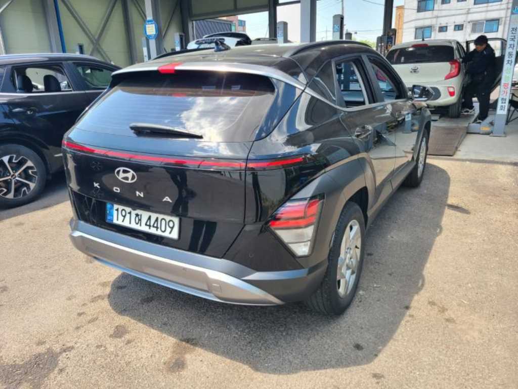 HYUNDAI Kona - Vista 5