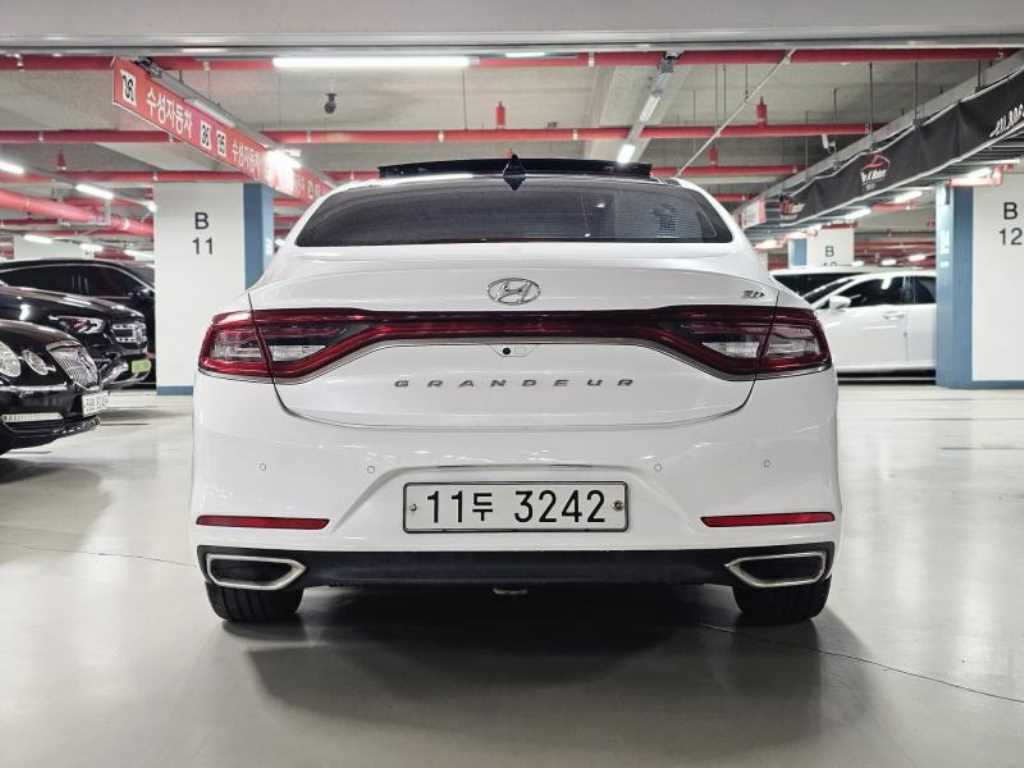 HYUNDAI Grandeur - Vista 4