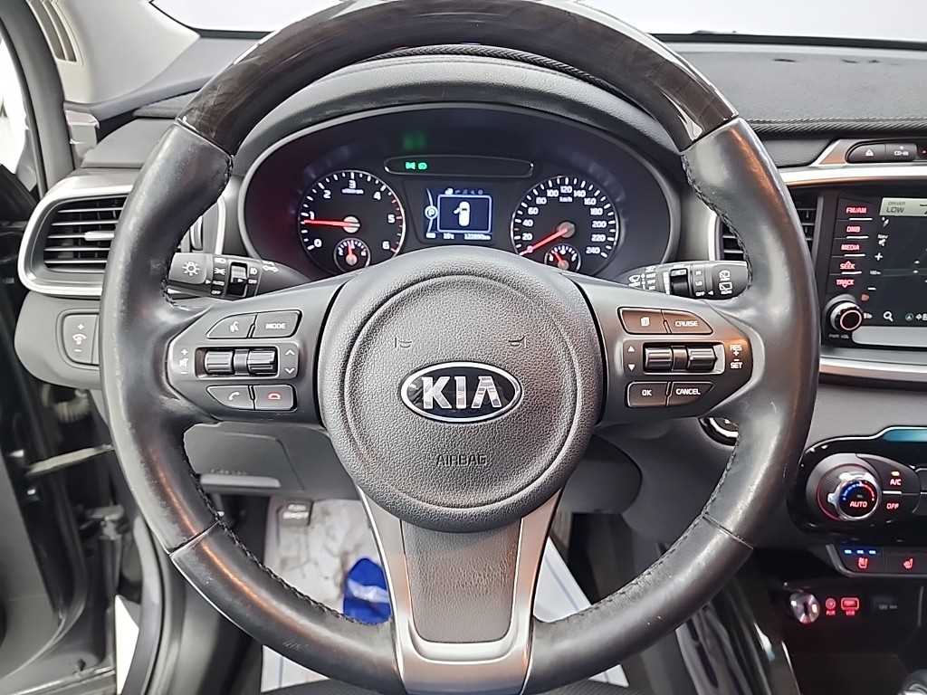 KIA Sorento - Vista 9