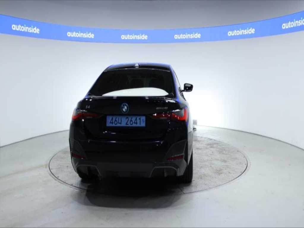 BMW i4 - Vista 4