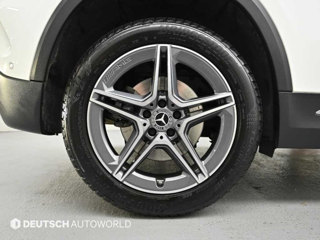 Mercedes Benz GLA Class - Vista 5