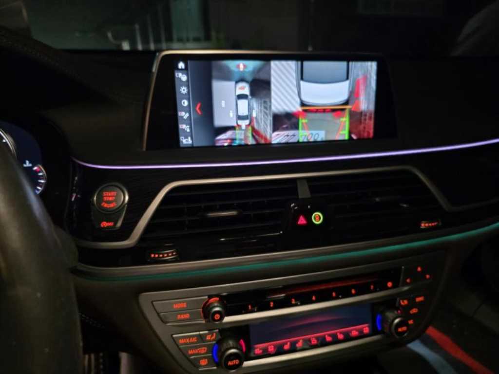 BMW 7 Series - Vista 5