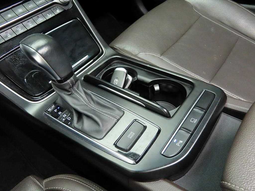 HYUNDAI Grandeur - Vista 11