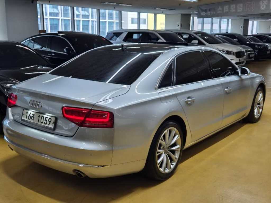 Audi A8 - Vista 4