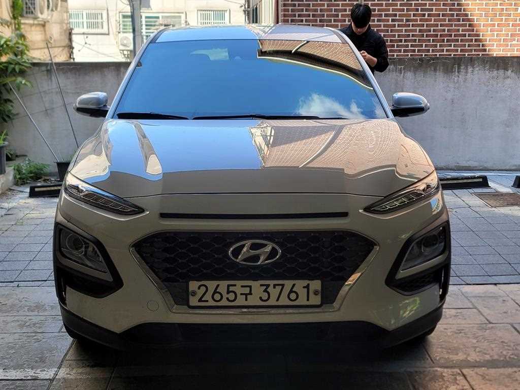 HYUNDAI Kona - Vista 3