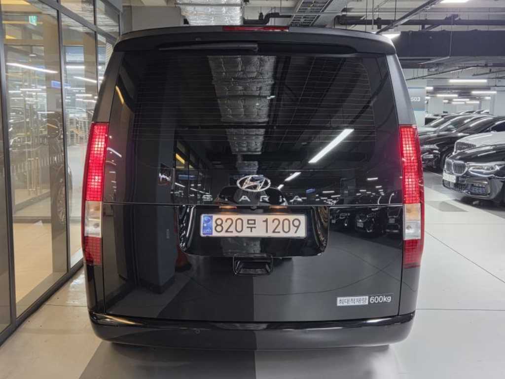HYUNDAI Staria - Vista 5
