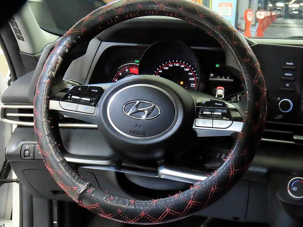 HYUNDAI Avante - Vista 8