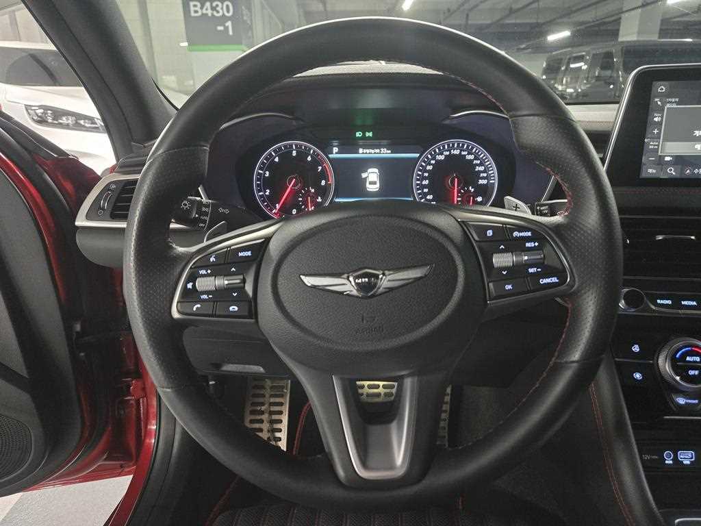 Genesis G70 - Vista 9