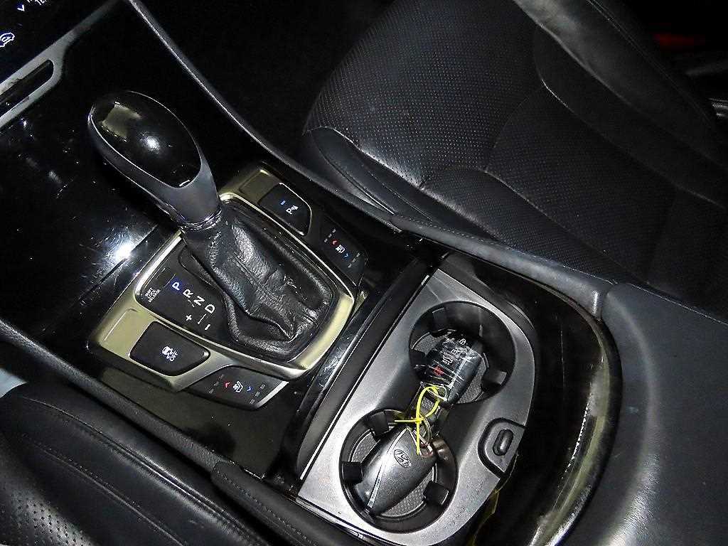 HYUNDAI Grandeur - Vista 12