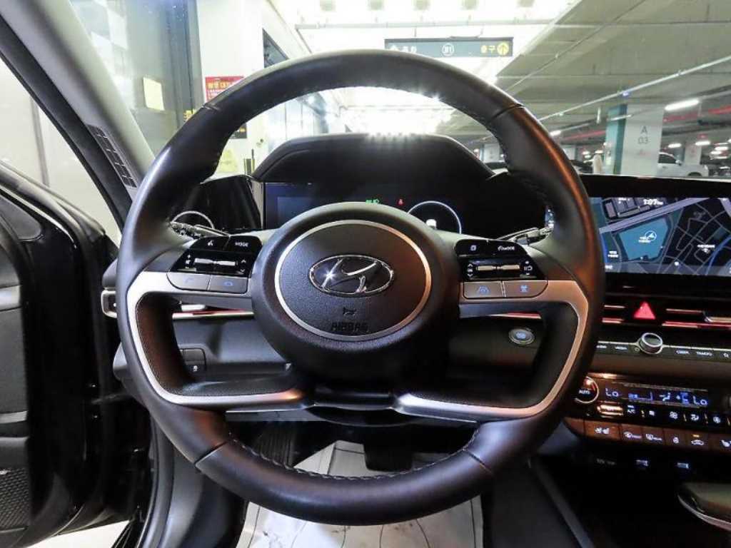 HYUNDAI Avante - Vista 8