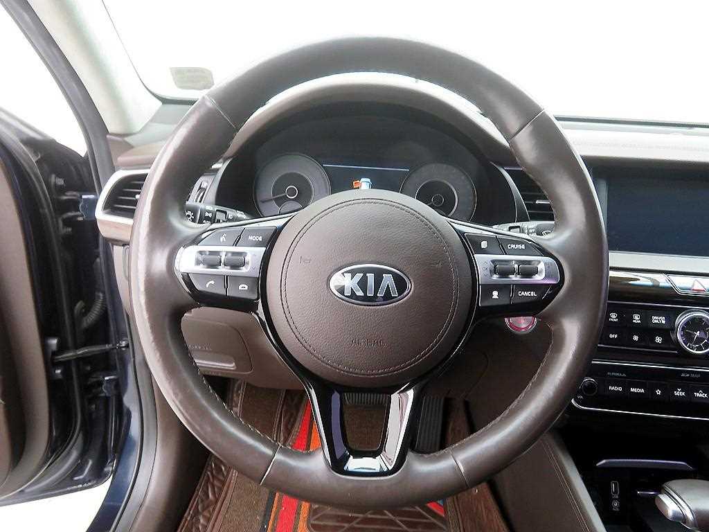 KIA K7 - Vista 9
