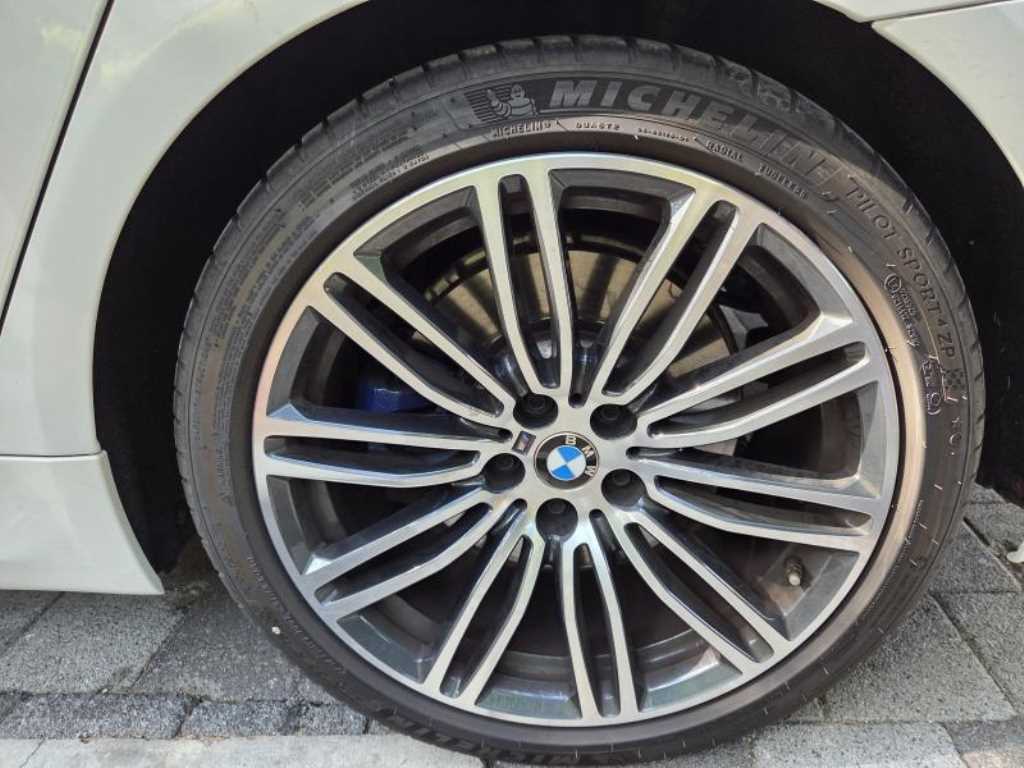 BMW 5 Series - Vista 3