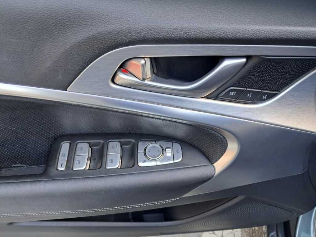 Genesis G70 - Vista 7