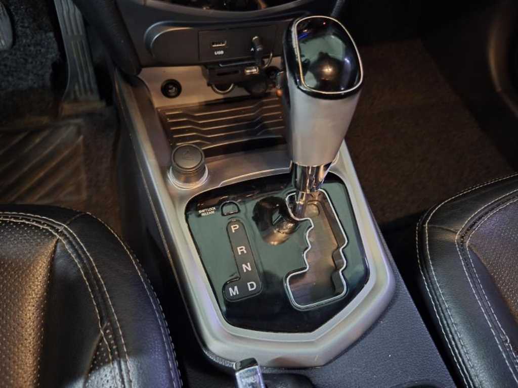 Ssangyong Tivoli - Vista 9