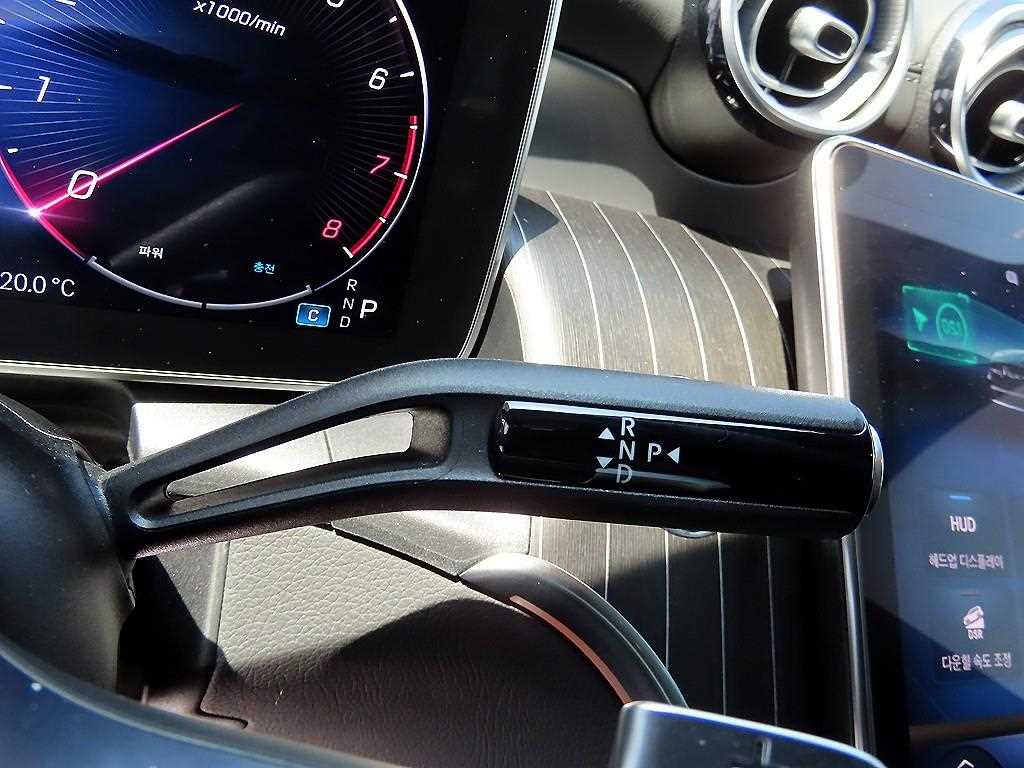 Mercedes Benz GLC Class - Vista 12