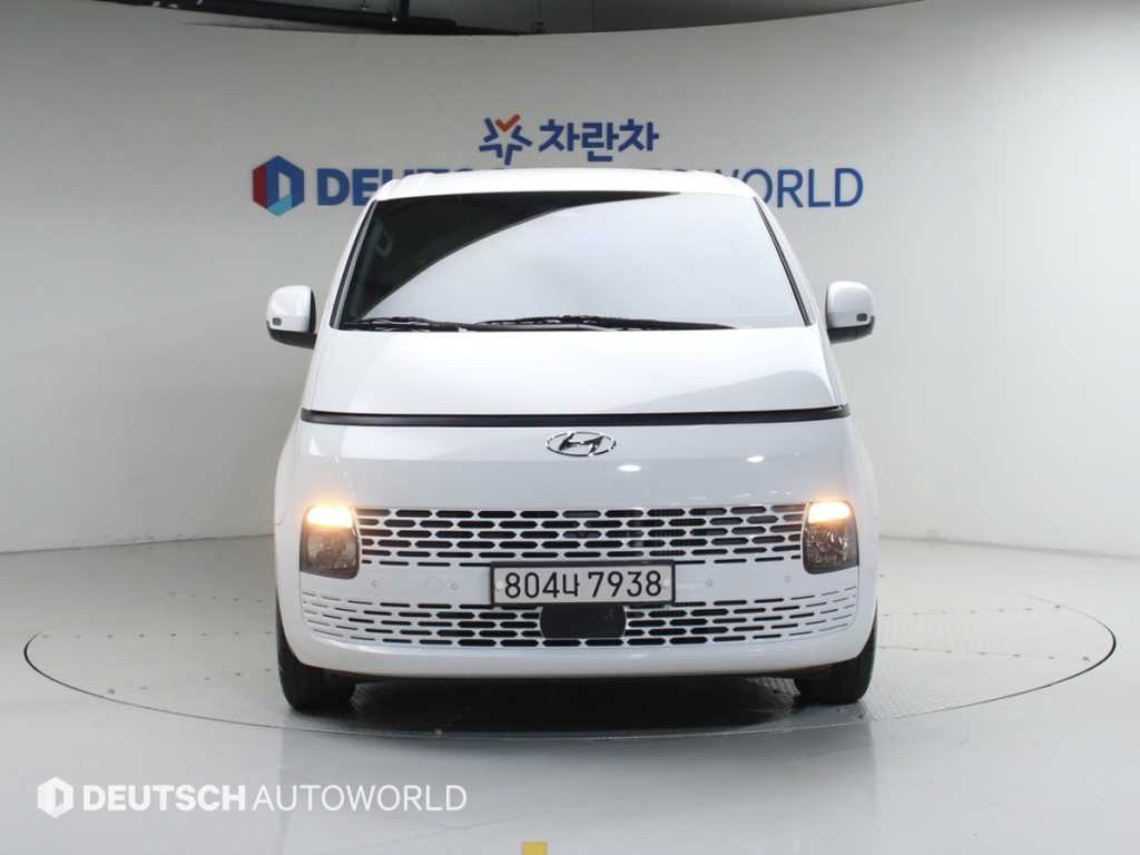 HYUNDAI Staria - Vista 3