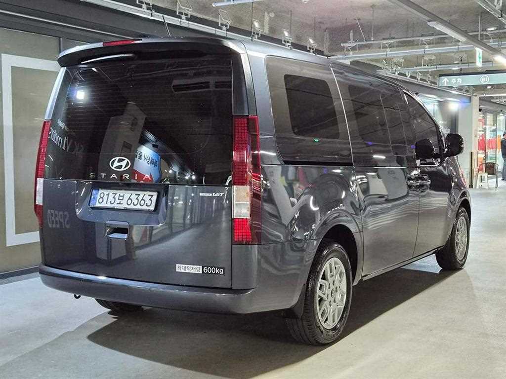 HYUNDAI Staria - Vista 4